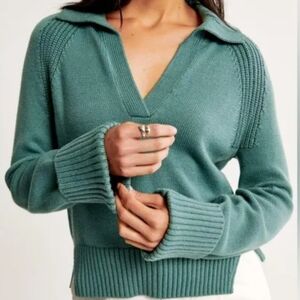 Abercrombie & Fitch Green Sweater